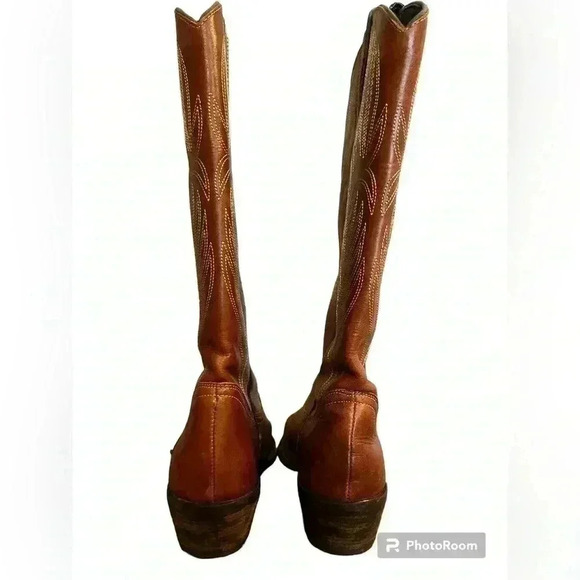 STEVE MADDEN BOOTS {size Unknown}with measuring tap 10” some marks and peeling - Picture 3 of 13